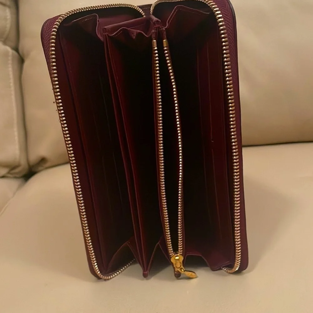 AUTHENTIC EUC LOUIS VUITTON SP4182 ROUGE FAUVISTE MONOGRAM VERNIS ZIPPY … - Picture 4 of 17